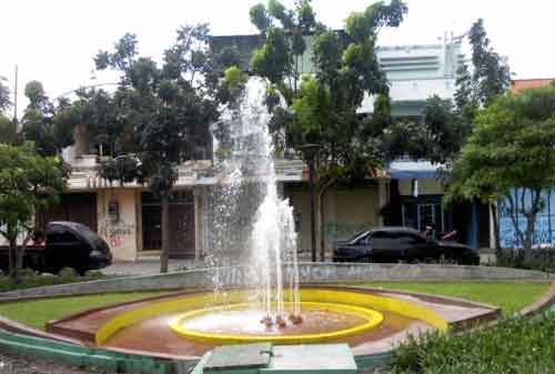 rental motor surabaya Taman-di-Surabaya-08-Taman-Kalongan