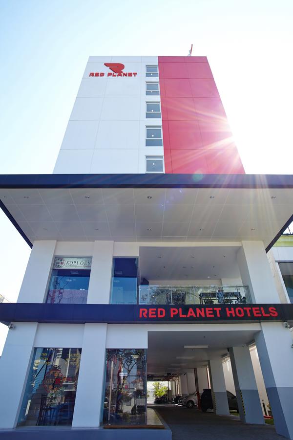 rental motor surabaya rental motor surabaya-red planet hotel