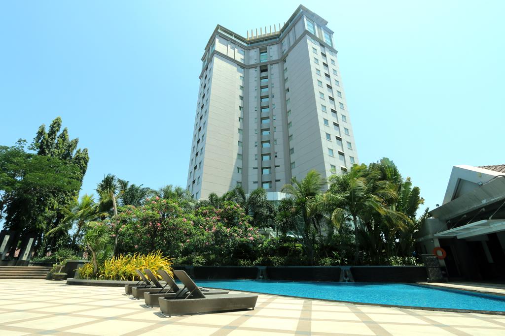 Java Paragon Hotel & Residence